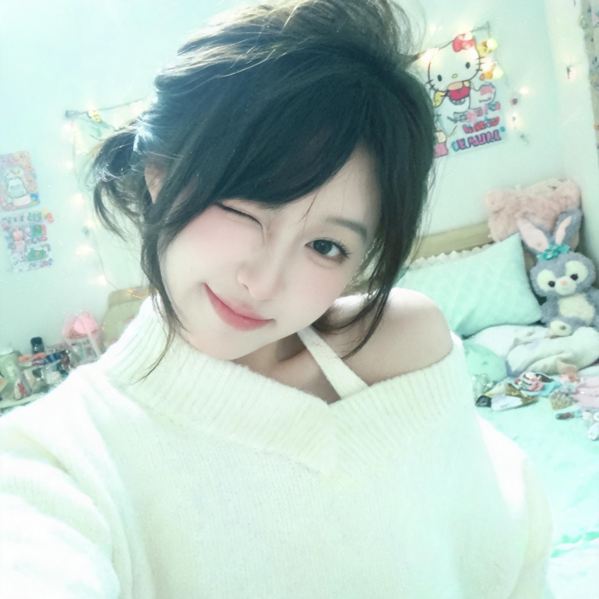 千禧快照特写尴尬角度动态模糊颗粒感